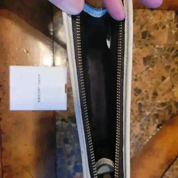 Marc Jacobs white clutch/pouch NWT - Picture 7 of 7